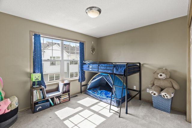 1666 Village Trail E 6, Maplewood, MN 55109