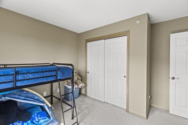 1666 Village Trail E 6, Maplewood, MN 55109