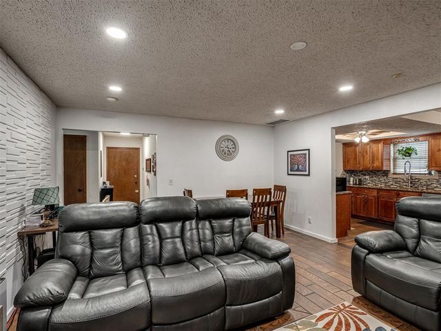 4505 Royal Oak Dr, Oklahoma City, OK 73135