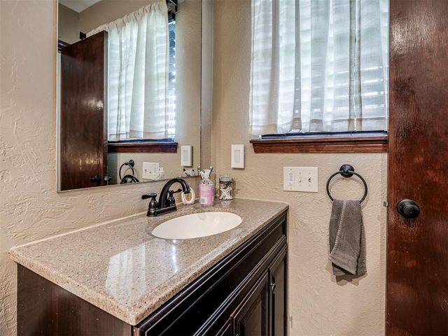 4505 Royal Oak Dr, Oklahoma City, OK 73135