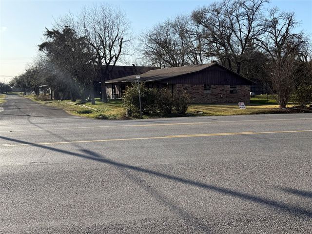 224 W Buffington Avenue, Anderson, TX 77830