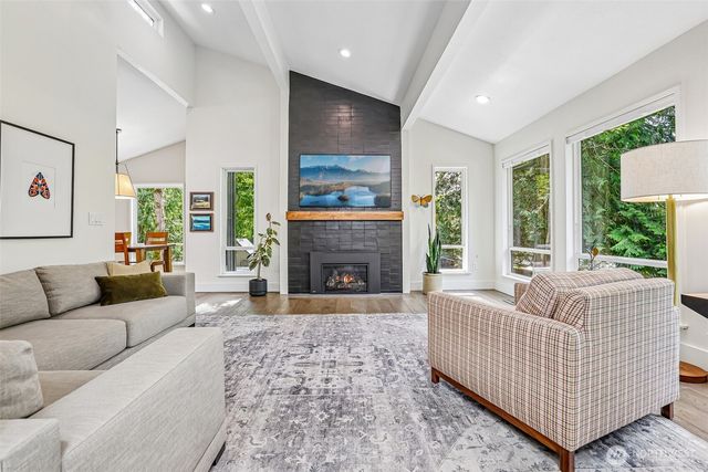 12022 210th Place SE, Issaquah, WA 98027