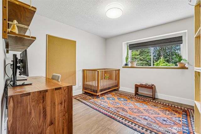 12022 210th Place SE, Issaquah, WA 98027