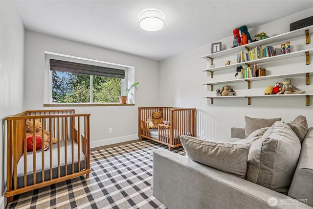 12022 210th Place SE, Issaquah, WA 98027