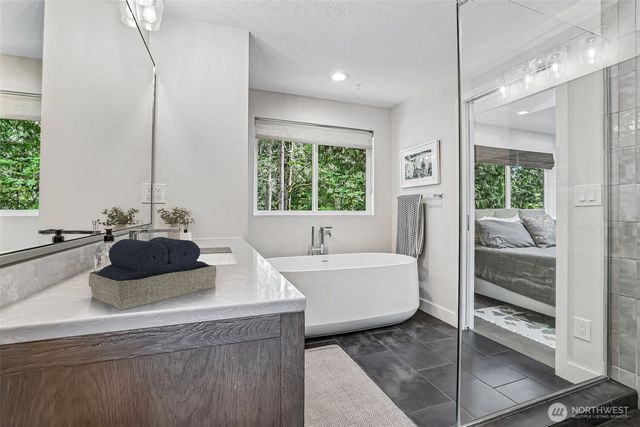 12022 210th Place SE, Issaquah, WA 98027