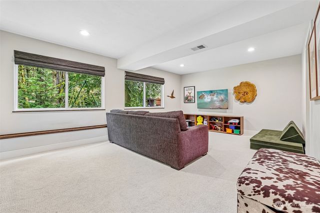 12022 210th Place SE, Issaquah, WA 98027