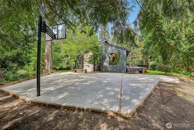 12022 210th Place SE, Issaquah, WA 98027