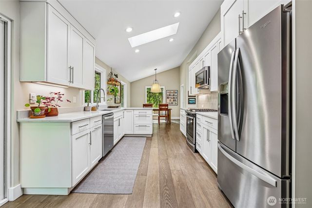12022 210th Place SE, Issaquah, WA 98027