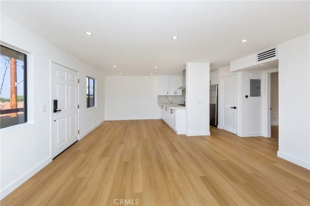 610 E Harvard Road 7, Burbank, CA 91501