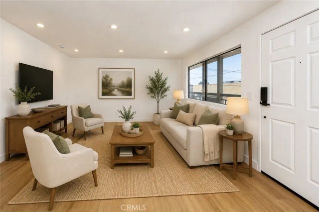 610 E Harvard Road 7, Burbank, CA 91501