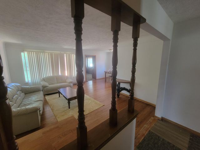 24011 Seneca Street, Oak Park City, MI 48237