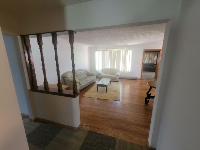 24011 Seneca Street, Oak Park City, MI 48237
