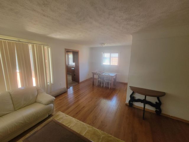 24011 Seneca Street, Oak Park City, MI 48237