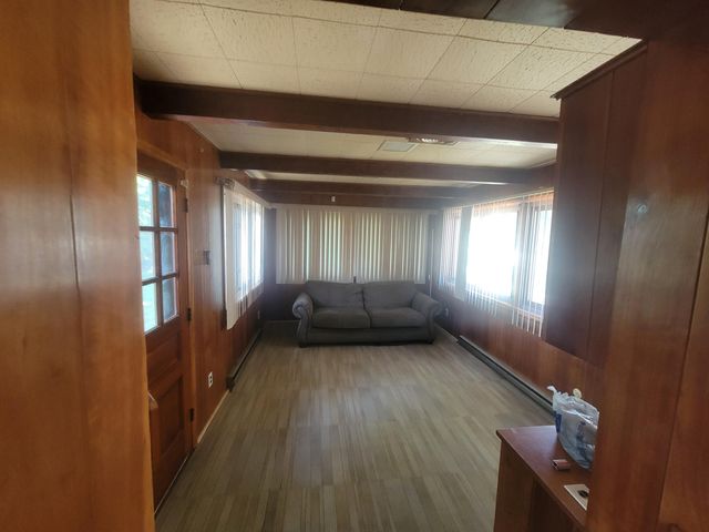 24011 Seneca Street, Oak Park City, MI 48237