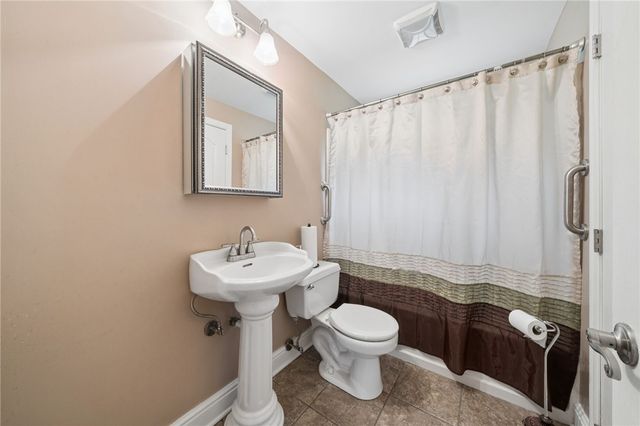 416 Veronica Dr, Penn Hills, PA 15235