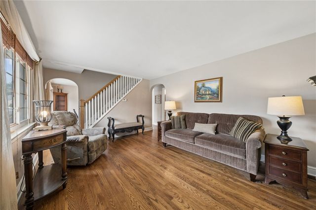 416 Veronica Dr, Penn Hills, PA 15235