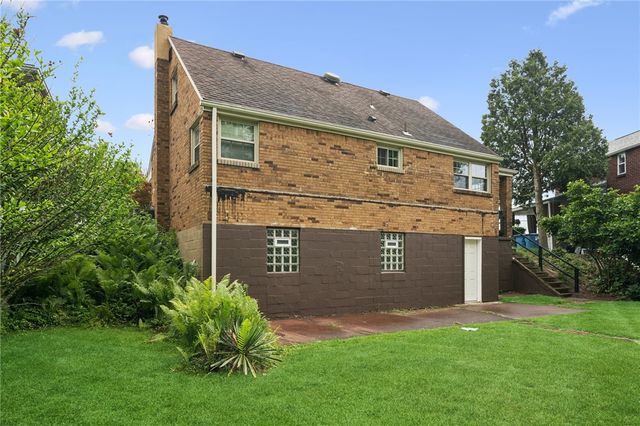 416 Veronica Dr, Penn Hills, PA 15235
