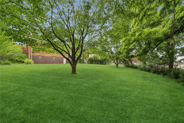 416 Veronica Dr, Penn Hills, PA 15235