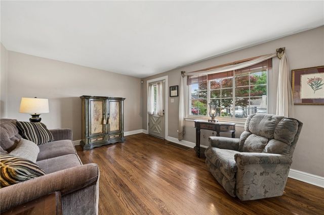 416 Veronica Dr, Penn Hills, PA 15235