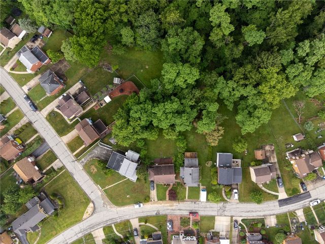 416 Veronica Dr, Penn Hills, PA 15235
