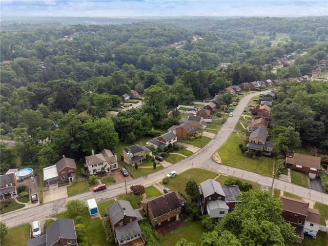 416 Veronica Dr, Penn Hills, PA 15235