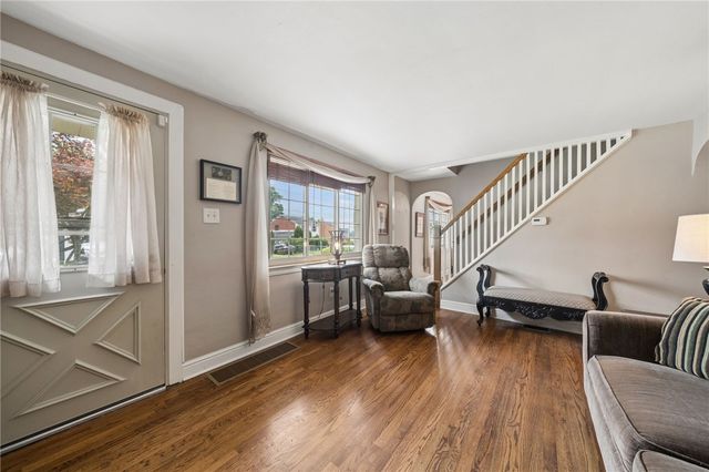 416 Veronica Dr, Penn Hills, PA 15235