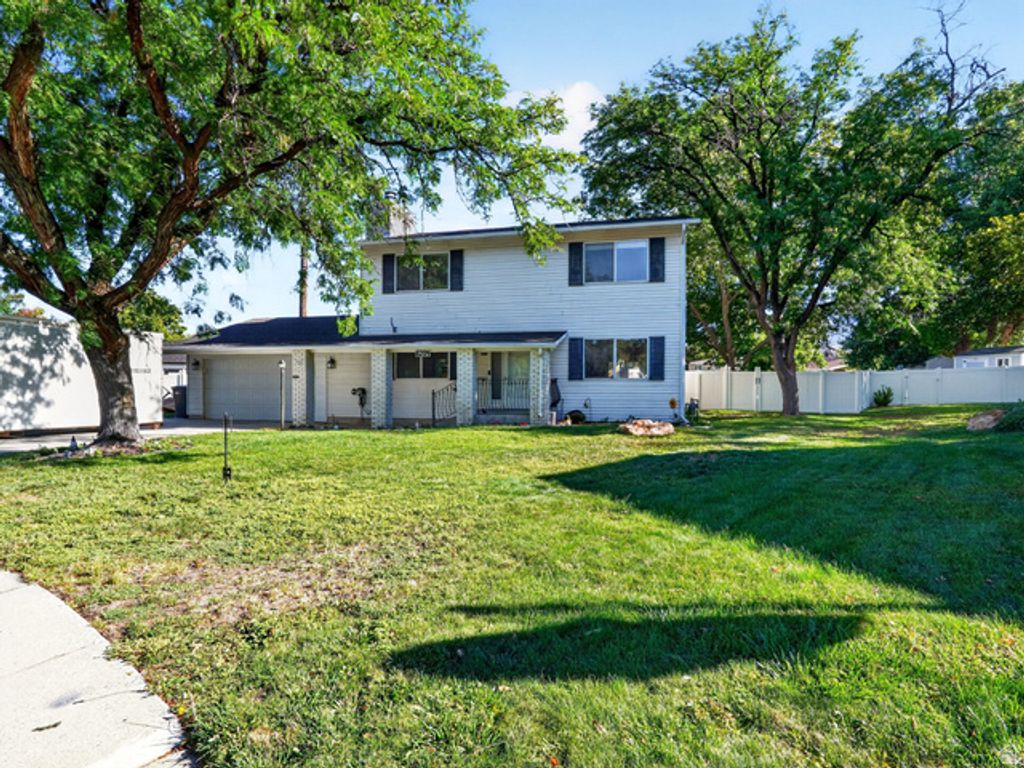 8209 S VALENCIA PL, Sandy, UT 84093 — photo 2