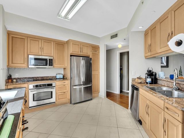 9751 E Bay Harbor Dr 12D, Bay Harbor Islands, FL 33154