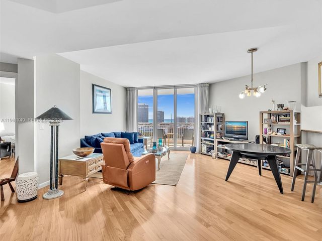 9751 E Bay Harbor Dr 12D, Bay Harbor Islands, FL 33154