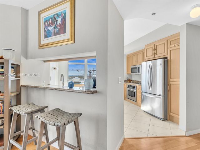 9751 E Bay Harbor Dr 12D, Bay Harbor Islands, FL 33154