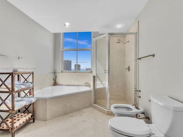 9751 E Bay Harbor Dr 12D, Bay Harbor Islands, FL 33154