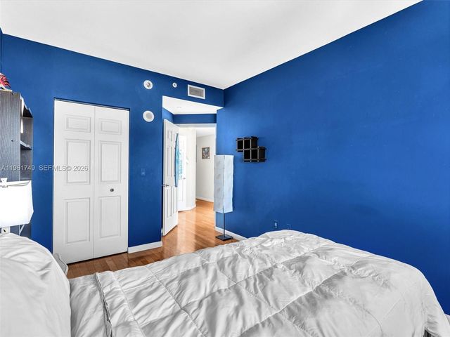 9751 E Bay Harbor Dr 12D, Bay Harbor Islands, FL 33154