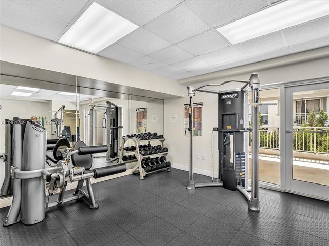 9751 E Bay Harbor Dr 12D, Bay Harbor Islands, FL 33154