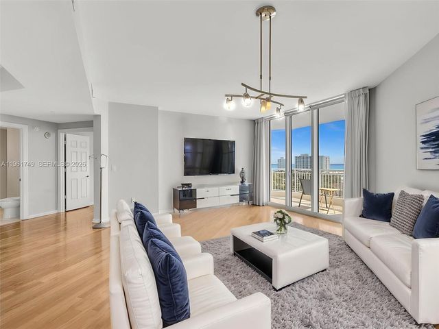 9751 E Bay Harbor Dr 12D, Bay Harbor Islands, FL 33154