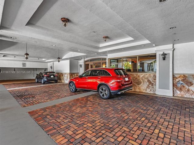 9751 E Bay Harbor Dr 12D, Bay Harbor Islands, FL 33154