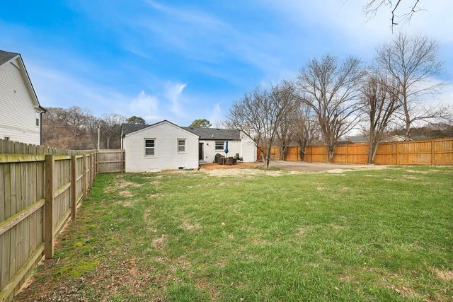 3826 E Ridge Dr, Nashville, TN 37211