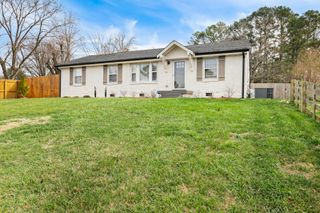 3826 E Ridge Dr, Nashville, TN 37211