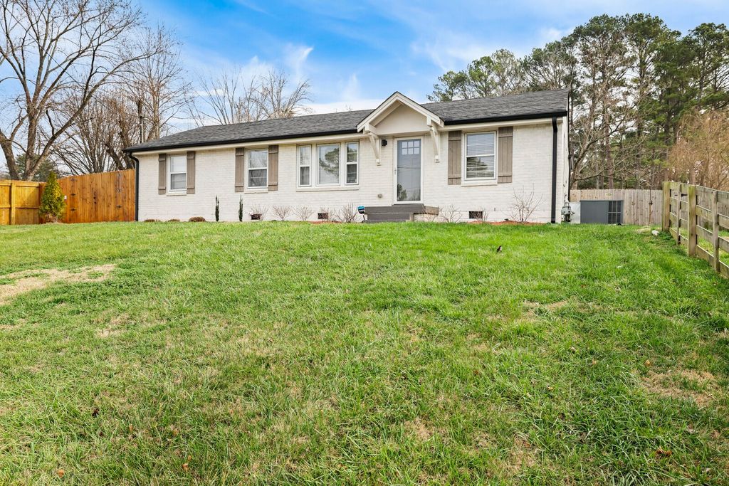 3826 E Ridge Dr, Nashville, TN 37211