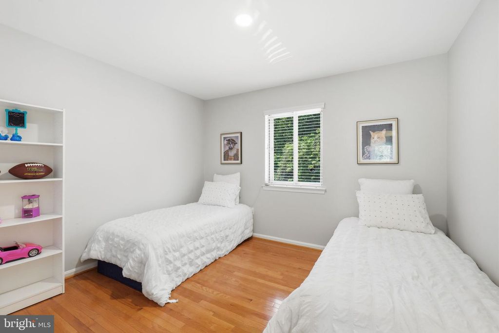 Image 30 of property listing at 10240 COLEBROOK AVE, Potomac, MD 20854
