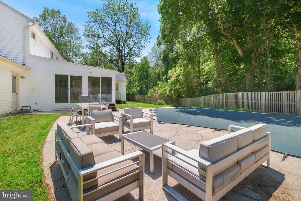 Image 39 of property listing at 10240 COLEBROOK AVE, Potomac, MD 20854
