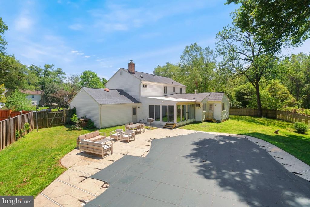 Image 40 of property listing at 10240 COLEBROOK AVE, Potomac, MD 20854