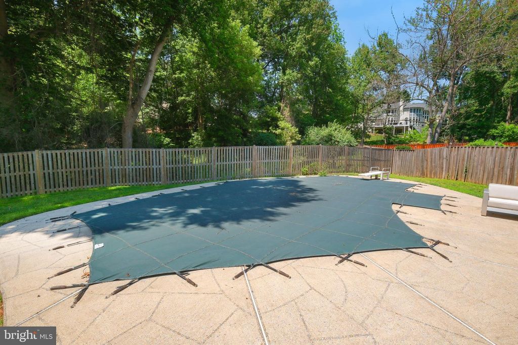 Image 41 of property listing at 10240 COLEBROOK AVE, Potomac, MD 20854