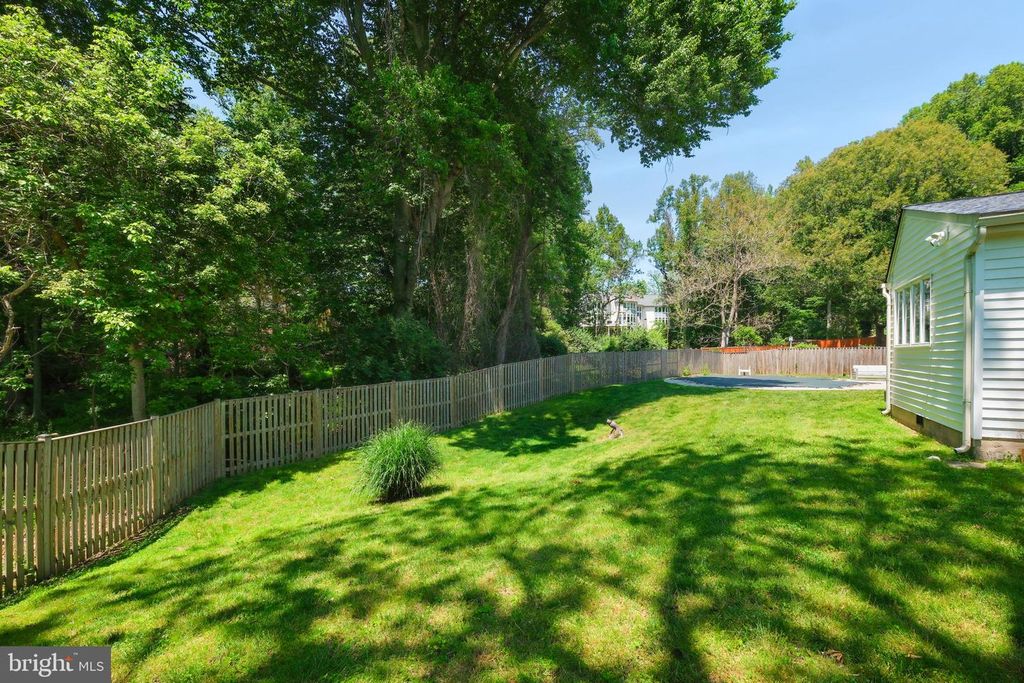 Image 44 of property listing at 10240 COLEBROOK AVE, Potomac, MD 20854