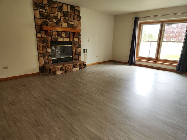646 Meadow Lane, Winthrop Harbor, IL 60096