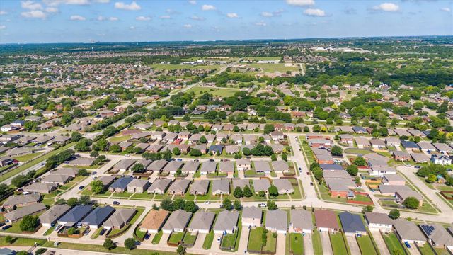 813 Canyon Place, Desoto, TX 75115
