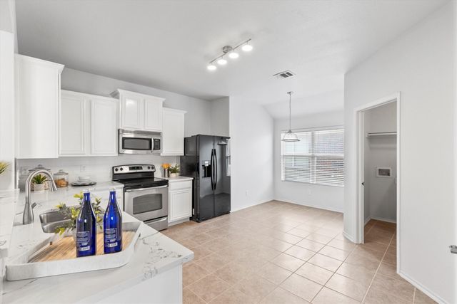 813 Canyon Place, Desoto, TX 75115