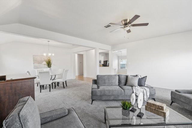 813 Canyon Place, Desoto, TX 75115