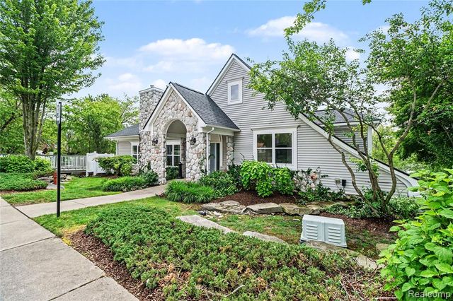 49847 Parkside Drive, Northville, MI 48168