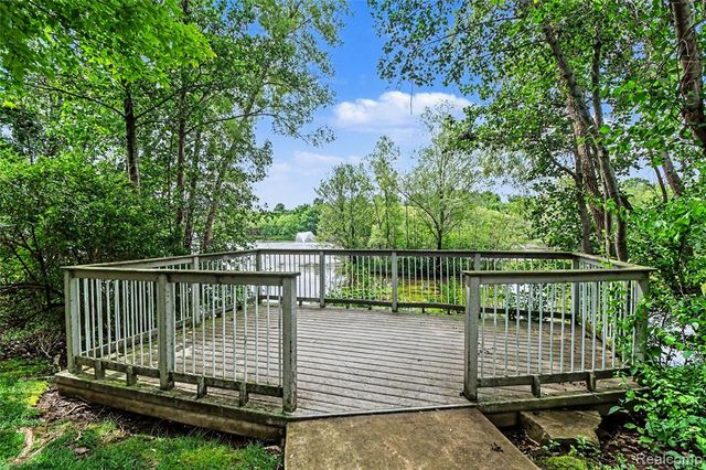 49847 Parkside Drive, Northville, MI 48168