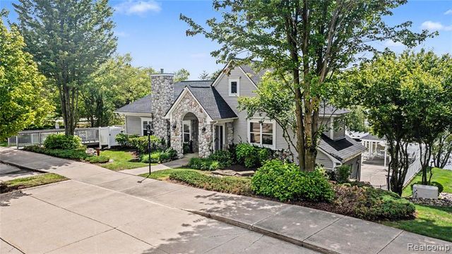 49847 Parkside Drive, Northville, MI 48168